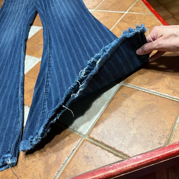 Uniq By Litz Striped Pattern Flared Denim - Picture 9 of 16